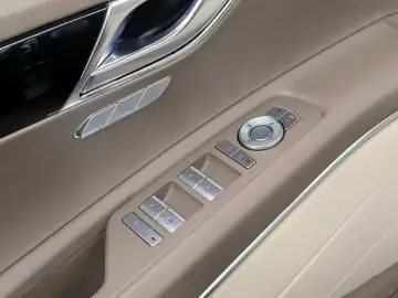 2023 Genesis GV80 с пробегом 26 652 км