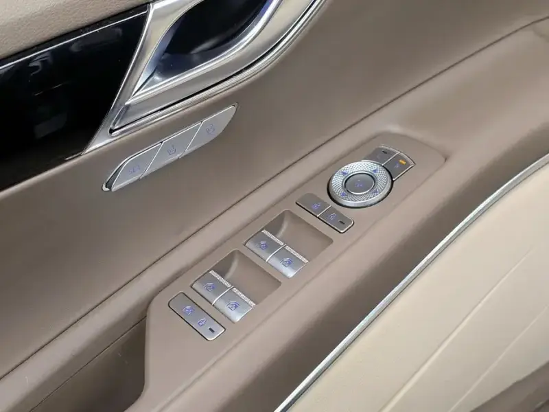 2023 Genesis GV80 с пробегом 26 652 км