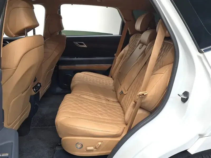 2023 Genesis GV80 с пробегом 35 090 км
