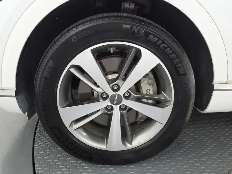 2023 Genesis GV80 с пробегом 36 769 км