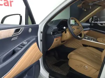 2023 Genesis GV80 с пробегом 36 769 км
