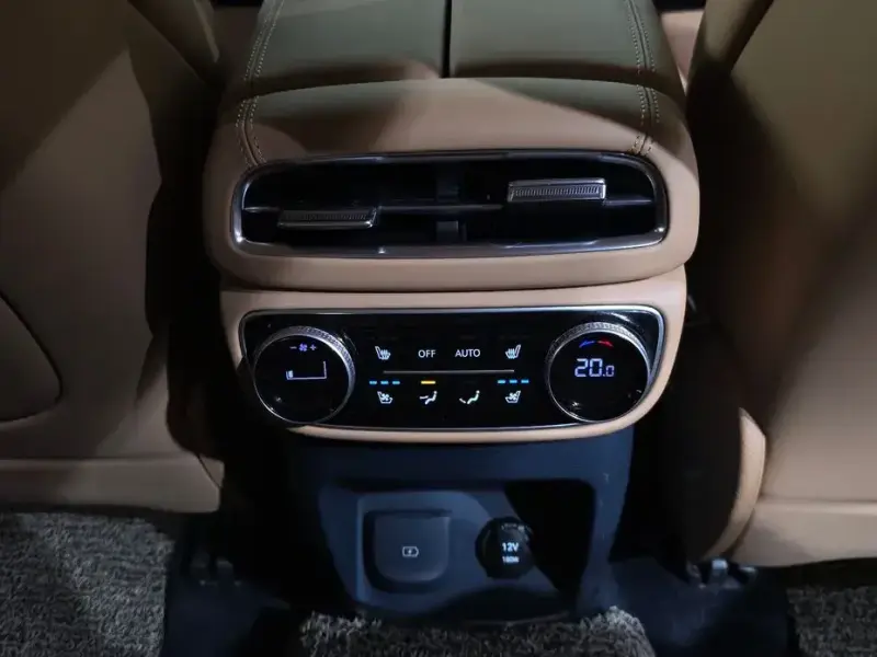 2023 Genesis GV80 с пробегом 36 769 км