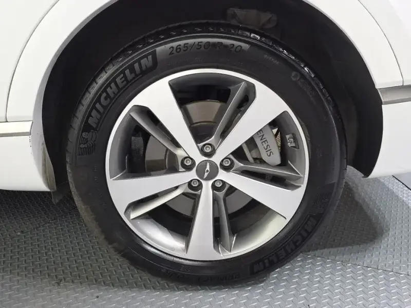 2023 Genesis GV80 с пробегом 36 769 км