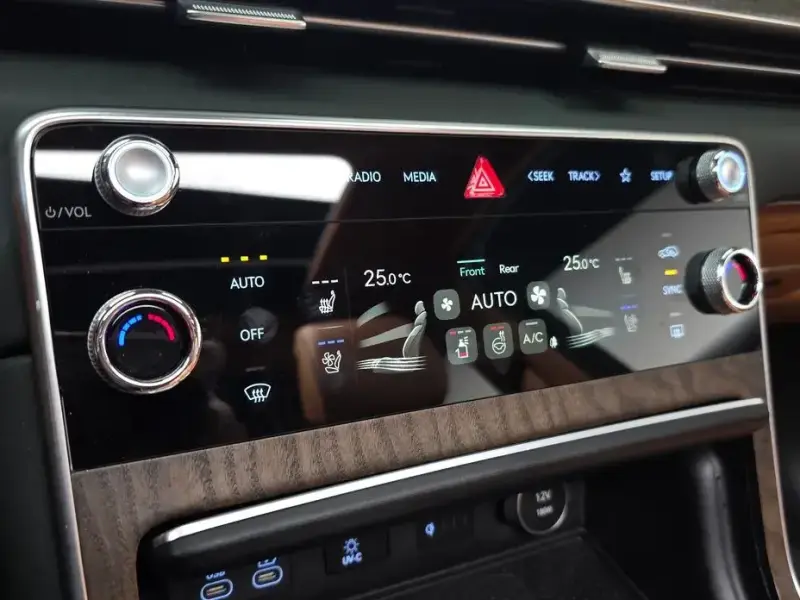 2023 Genesis GV80 с пробегом 20 214 км