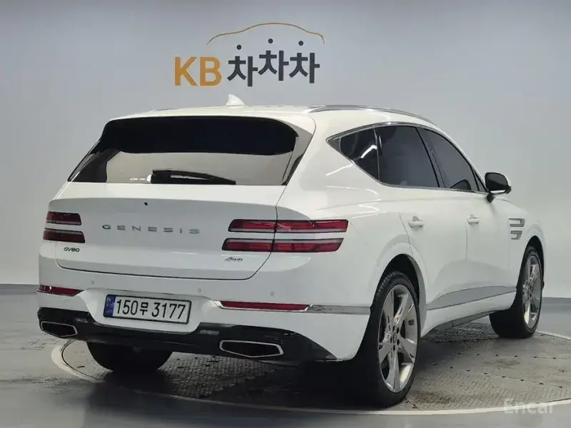2023 Genesis GV80 с пробегом 28 567 км