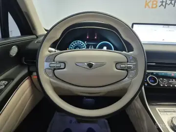 2023 Genesis GV80 с пробегом 28 567 км