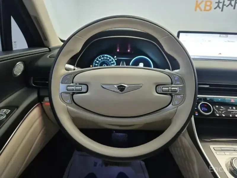 2023 Genesis GV80 с пробегом 28 567 км