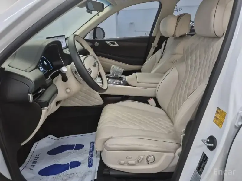 2023 Genesis GV80 с пробегом 28 567 км