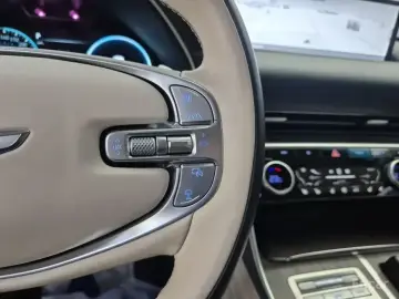 2023 Genesis GV80 с пробегом 28 567 км
