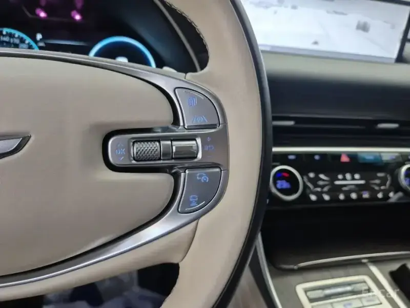 2023 Genesis GV80 с пробегом 28 567 км