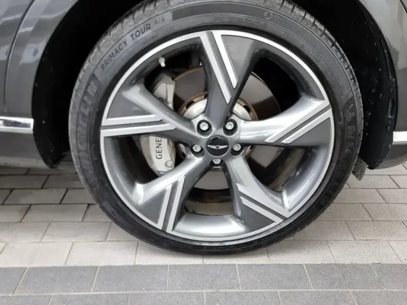2023 Genesis GV80 с пробегом 33 461 км