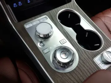 2023 Genesis GV80 с пробегом 33 461 км