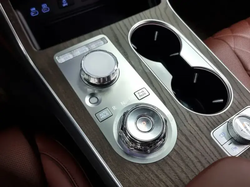 2023 Genesis GV80 с пробегом 33 461 км