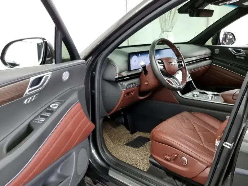 2023 Genesis GV80 с пробегом 33 461 км
