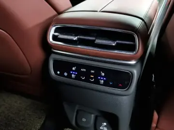 2023 Genesis GV80 с пробегом 33 461 км