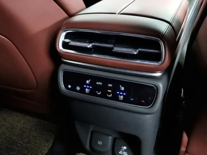 2023 Genesis GV80 с пробегом 33 461 км