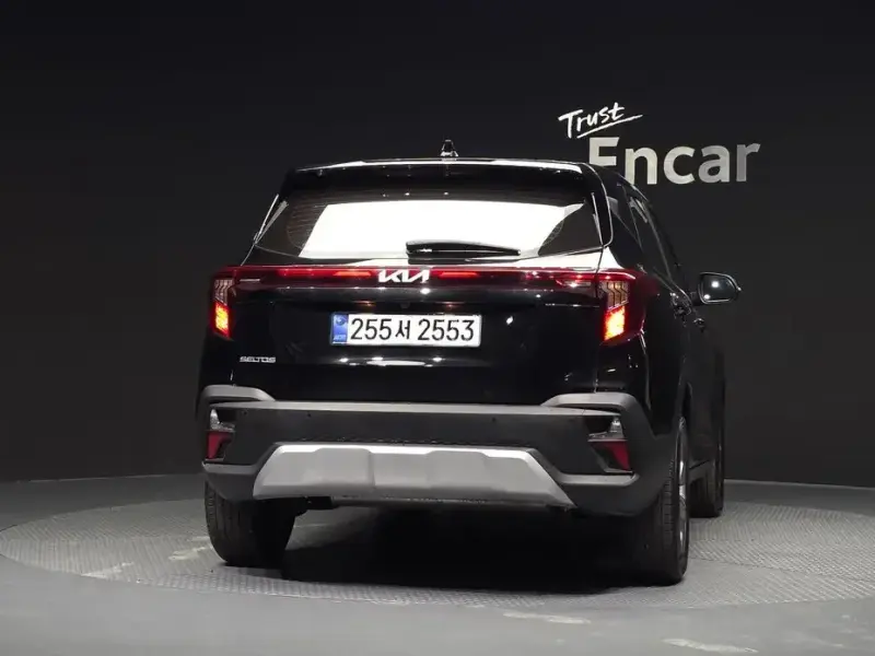 2025 Kia Seltos с пробегом 10 956 км