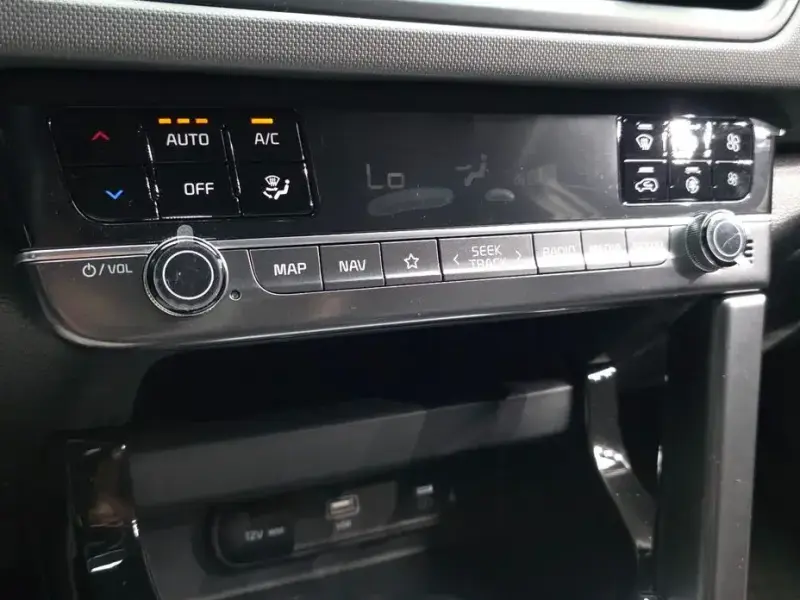 2025 Kia Seltos с пробегом 10 956 км