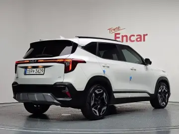 2024 Kia Seltos с пробегом 17 879 км