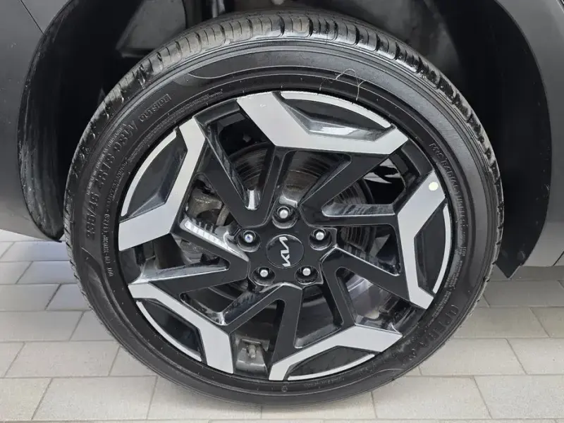 2024 Kia Seltos с пробегом 17 879 км