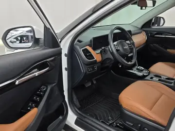 2024 Kia Seltos с пробегом 17 879 км