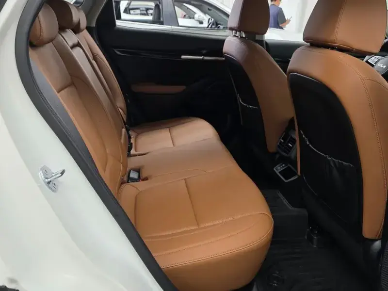 2024 Kia Seltos с пробегом 17 879 км