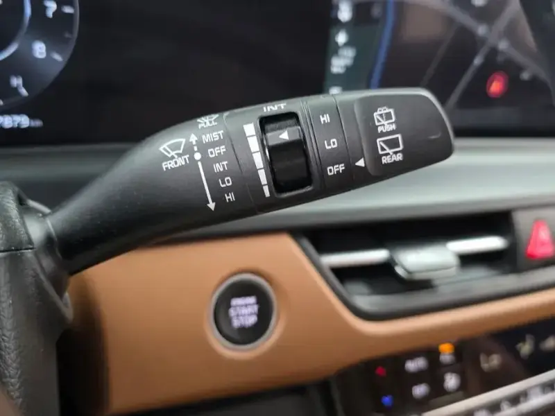 2024 Kia Seltos с пробегом 17 879 км