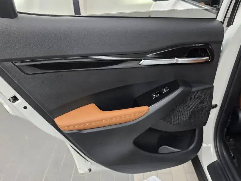 2024 Kia Seltos с пробегом 17 879 км