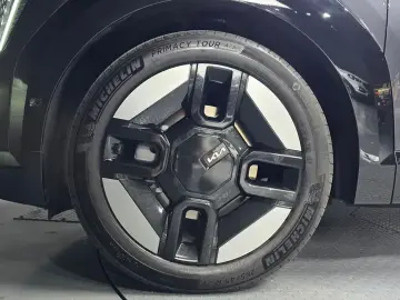 2023 Kia EV9 с пробегом 9 188 км