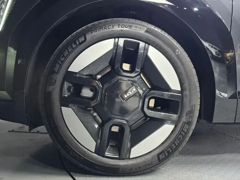 2023 Kia EV9 с пробегом 9 188 км