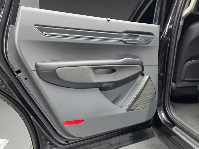2023 Kia EV9 с пробегом 9 188 км