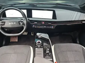 2023 Kia EV6 с пробегом 61 160 км