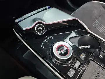 2023 Kia EV6 с пробегом 61 160 км