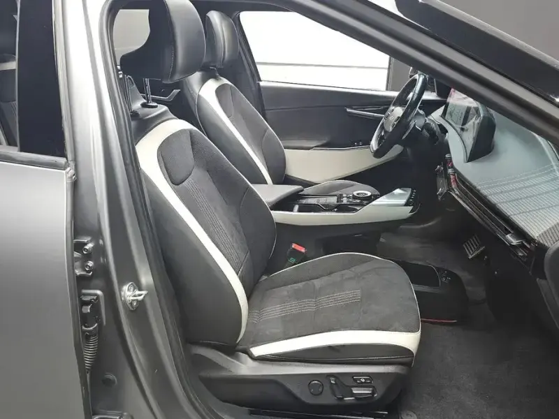 2023 Kia EV6 с пробегом 61 160 км