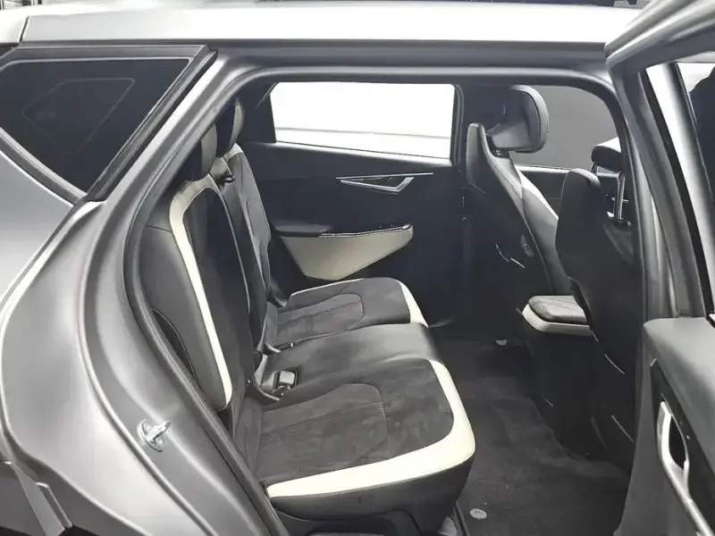 2023 Kia EV6 с пробегом 61 160 км