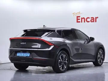 2023 Kia EV6 с пробегом 42 247 км