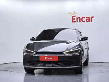 2023 Kia EV6 с пробегом 42 247 км