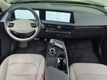 2023 Kia EV6 с пробегом 42 247 км