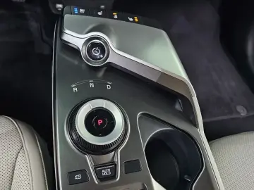 2023 Kia EV6 с пробегом 42 247 км