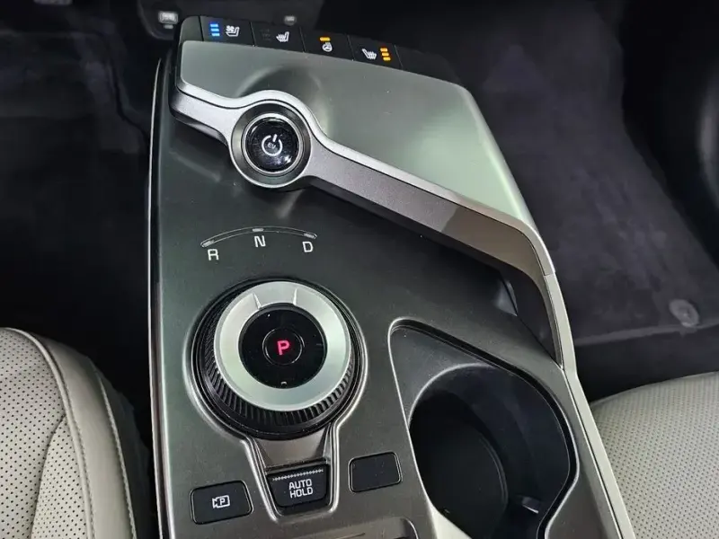 2023 Kia EV6 с пробегом 42 247 км