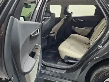 2023 Kia EV6 с пробегом 42 247 км