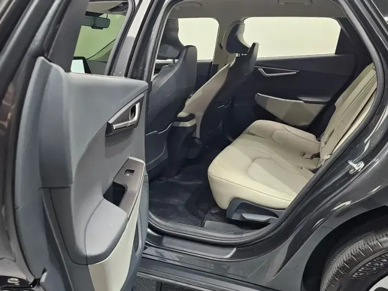 2023 Kia EV6 с пробегом 42 247 км