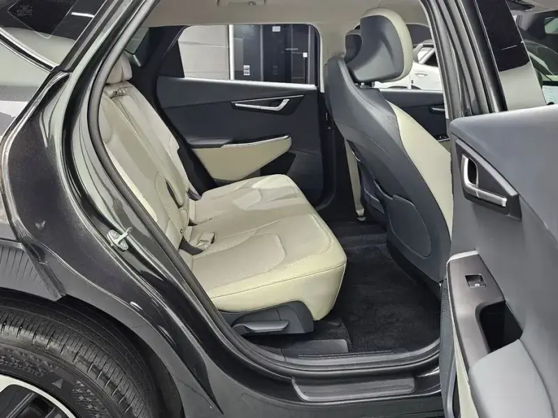 2023 Kia EV6 с пробегом 42 247 км