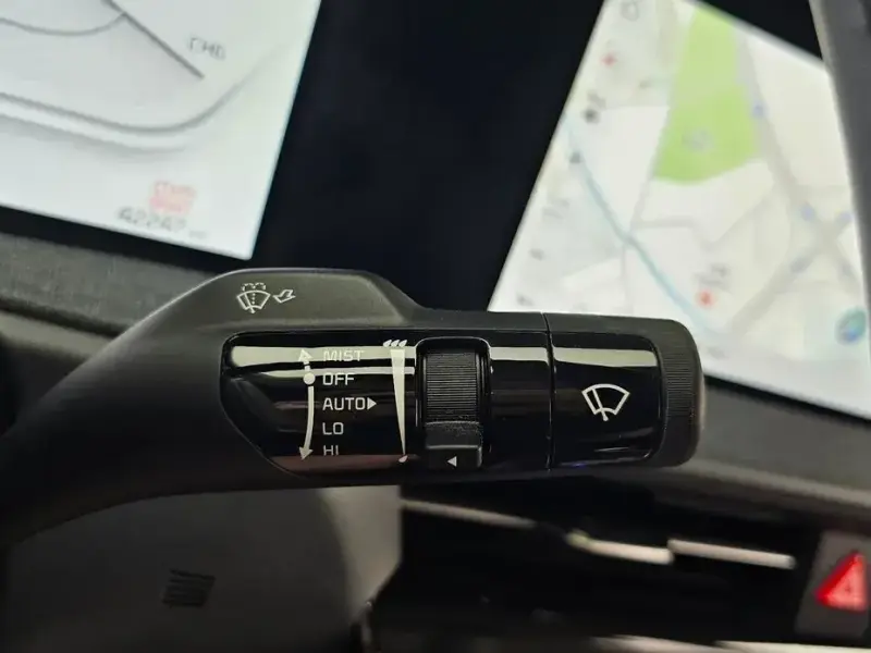 2023 Kia EV6 с пробегом 42 247 км