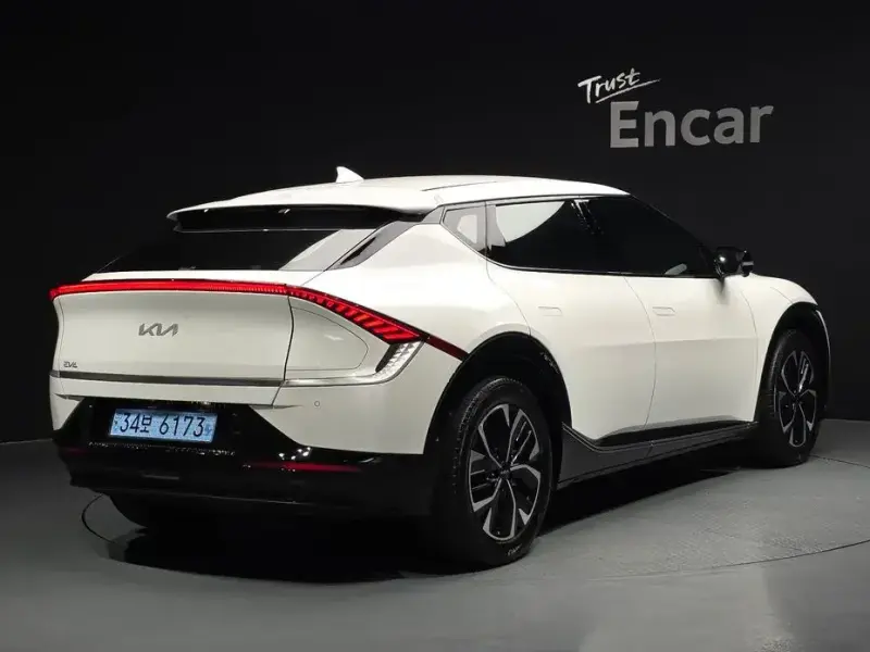 2023 Kia EV6 с пробегом 36 959 км