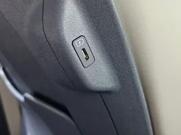2023 Kia EV6 с пробегом 42 247 км
