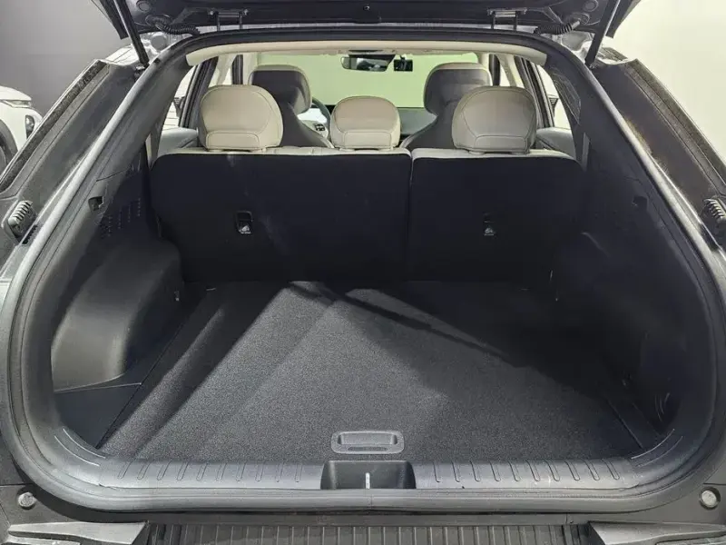2023 Kia EV6 с пробегом 42 247 км