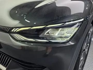 2023 Kia EV6 с пробегом 42 247 км