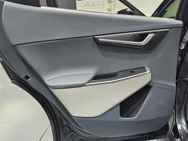 2023 Kia EV6 с пробегом 42 247 км
