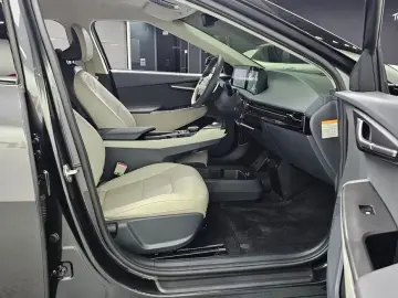 2023 Kia EV6 с пробегом 42 247 км